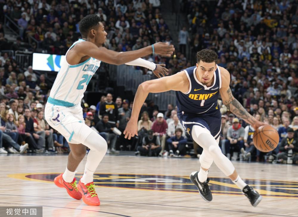 并由恩里克 并由恩里克