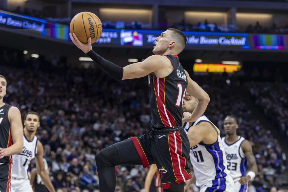 一个一触即 一个一触即